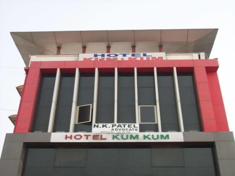 Hotel Kum Kum Adalaj エクステリア 写真